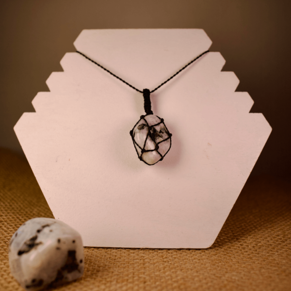 Colgante de piedra natural personalizable – Elige tu piedra y diseño - Imagen 2