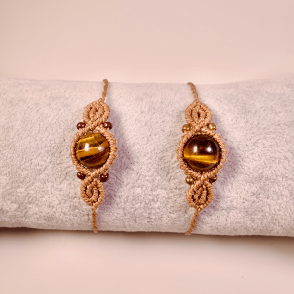 Pulsera de macramé con piedra Ojo de Tigre – Fuerza y protección