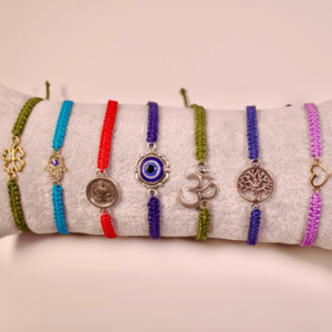 Pulseras variadas – Elige tu amuleto