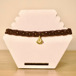 Choker de Macramé con Pieza de Latón